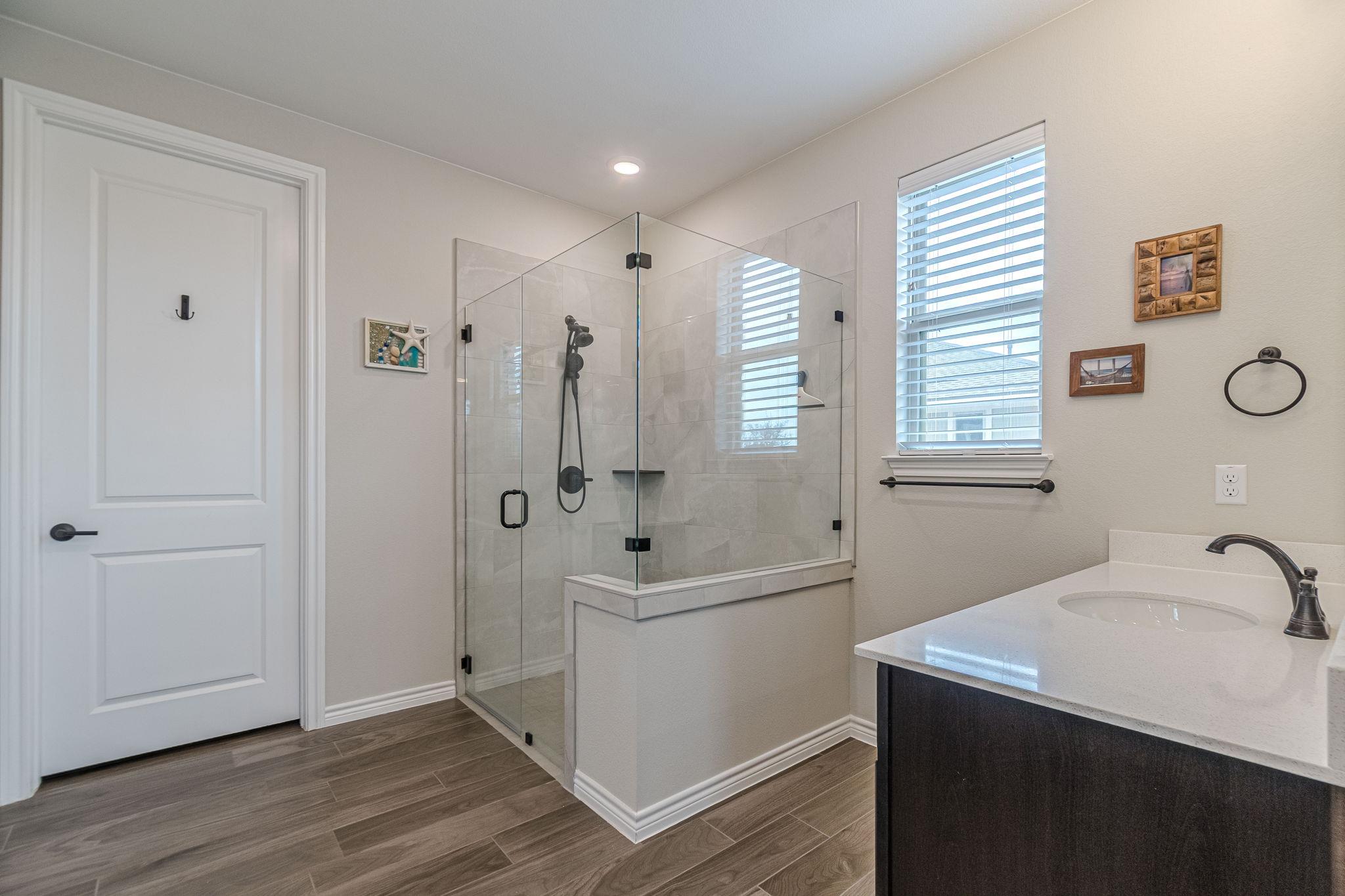 105 Pelican Ln, San Marcos, TX 78666