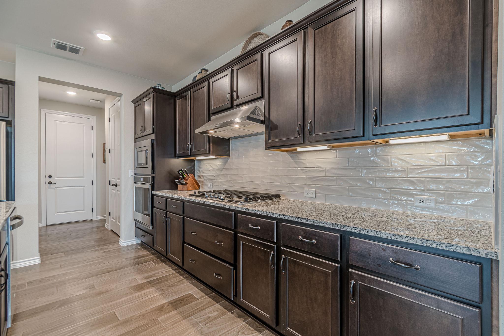 105 Pelican Ln, San Marcos, TX 78666