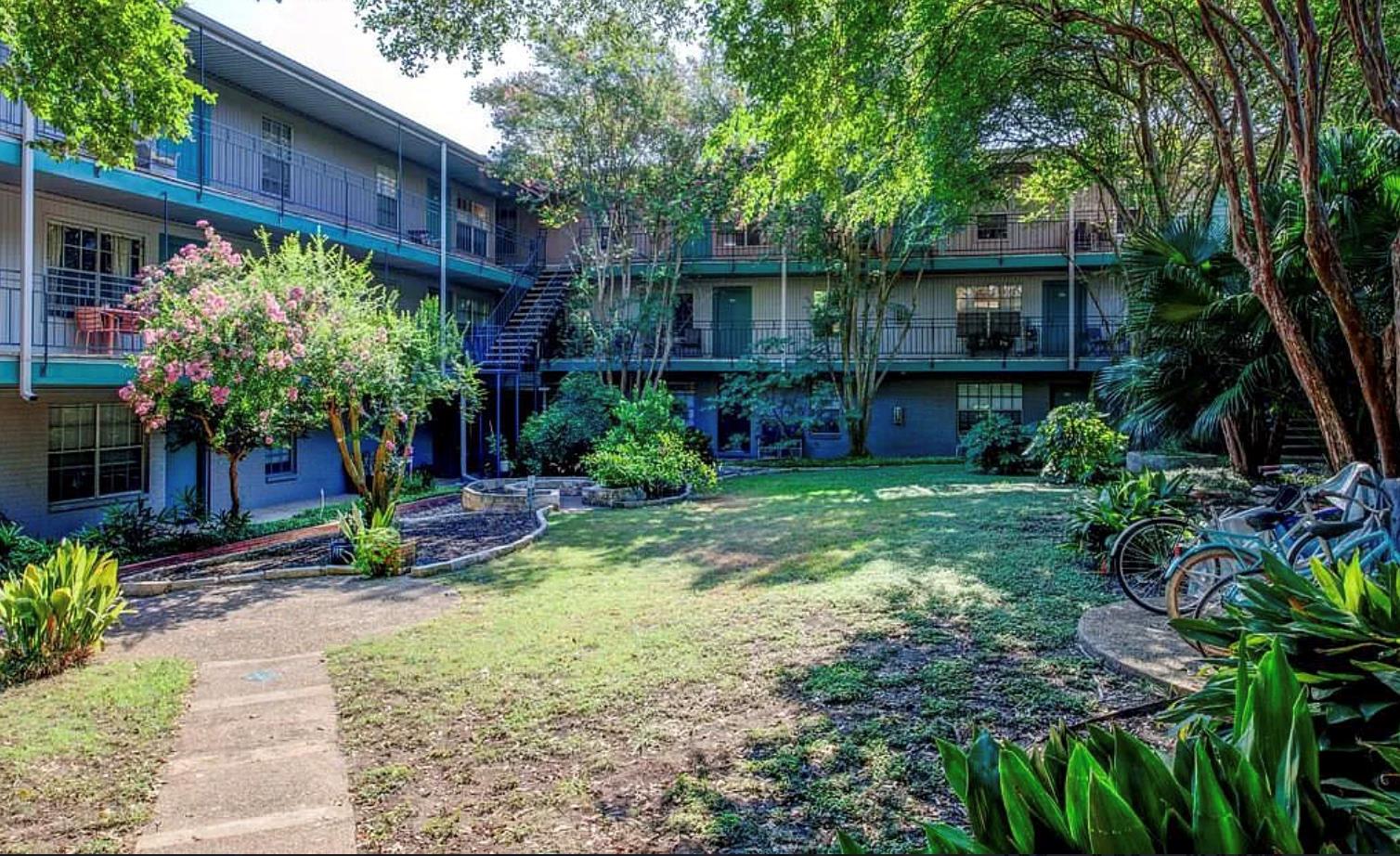 300 Crockett St # 209, Austin, TX 78704