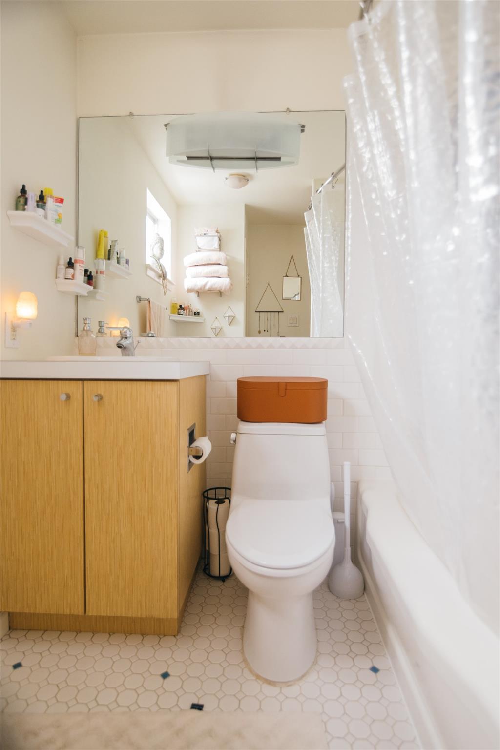 300 Crockett St # 209, Austin, TX 78704