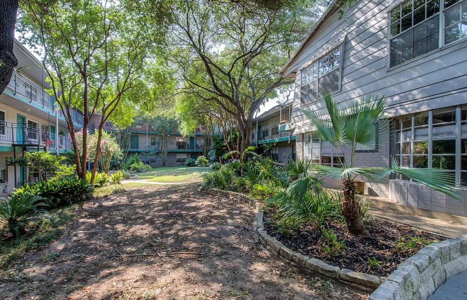 300 Crockett St # 209, Austin, TX 78704