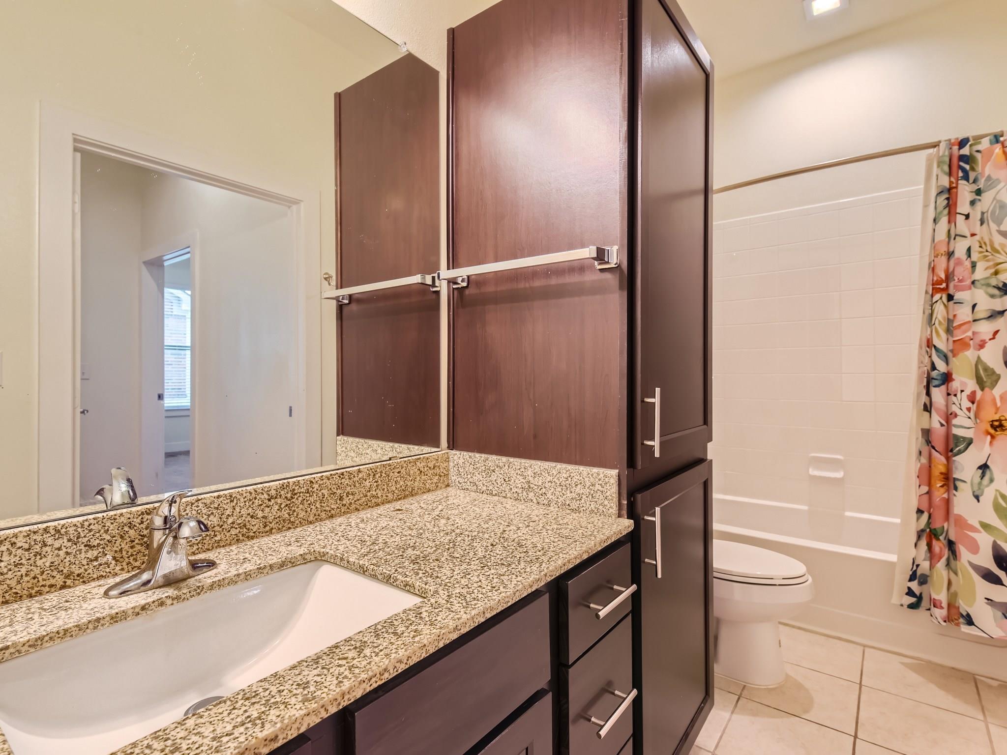 2400 Louis Henna Blvd # 208, Round Rock, TX 78664