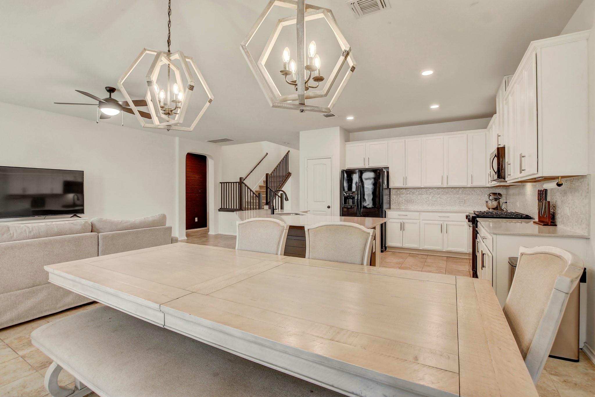 5933 Sardinia Dr, Round Rock, TX 78665