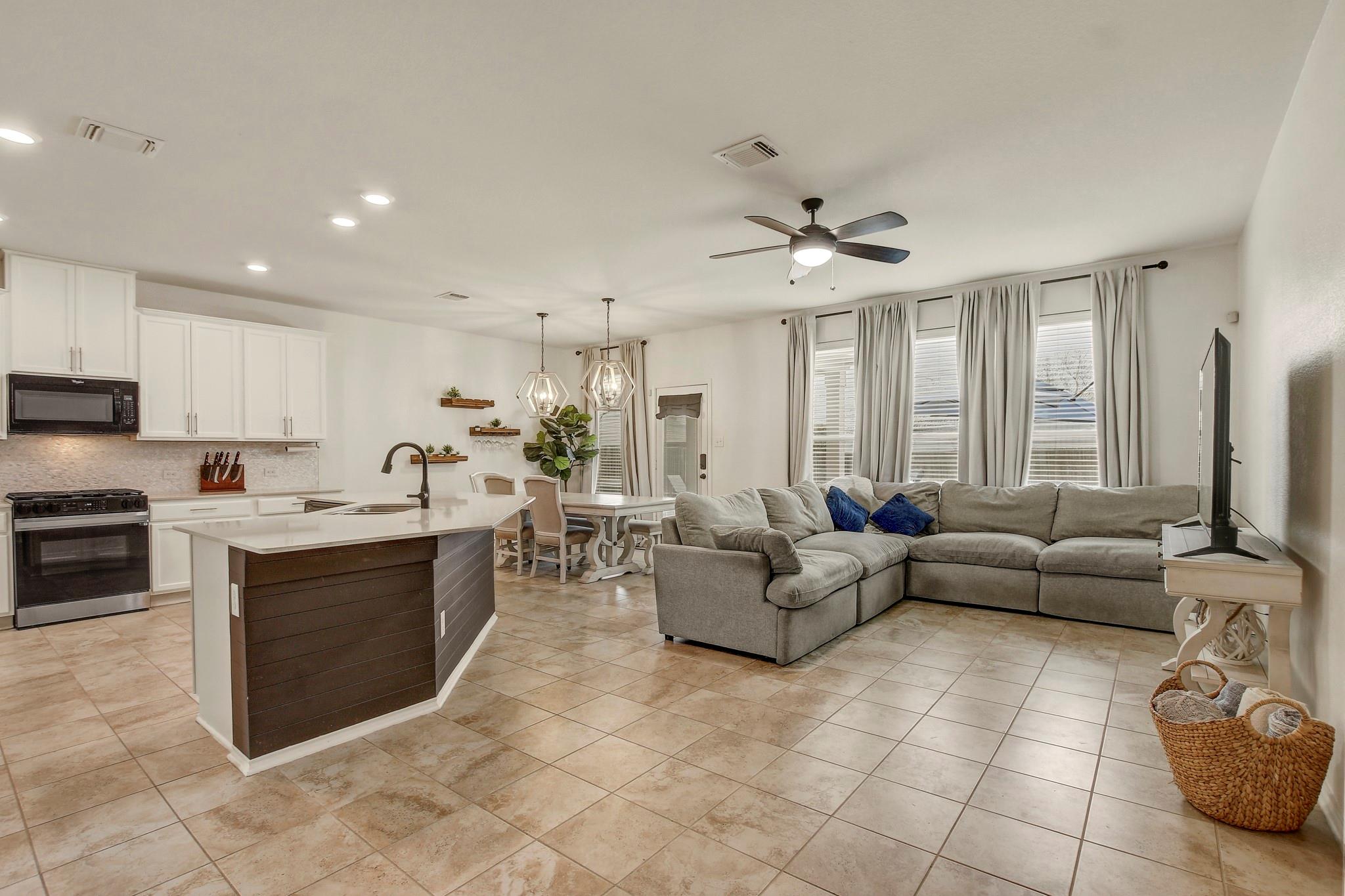 5933 Sardinia Dr, Round Rock, TX 78665