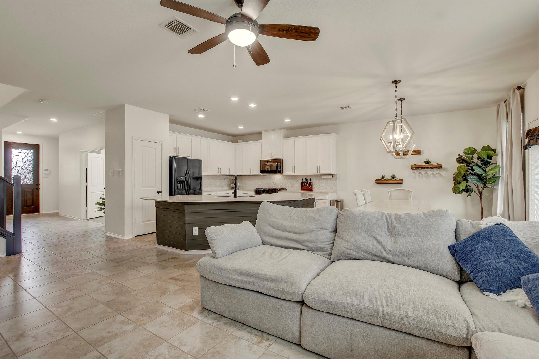 5933 Sardinia Dr, Round Rock, TX 78665