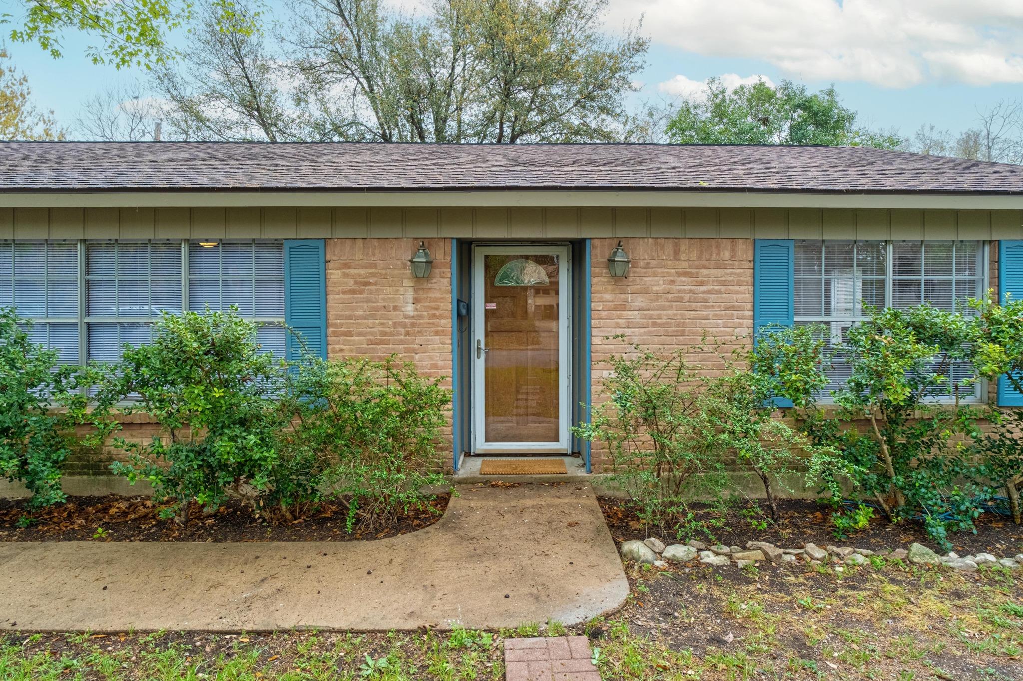 8911 Little Walnut Pkwy, Austin, TX 78758