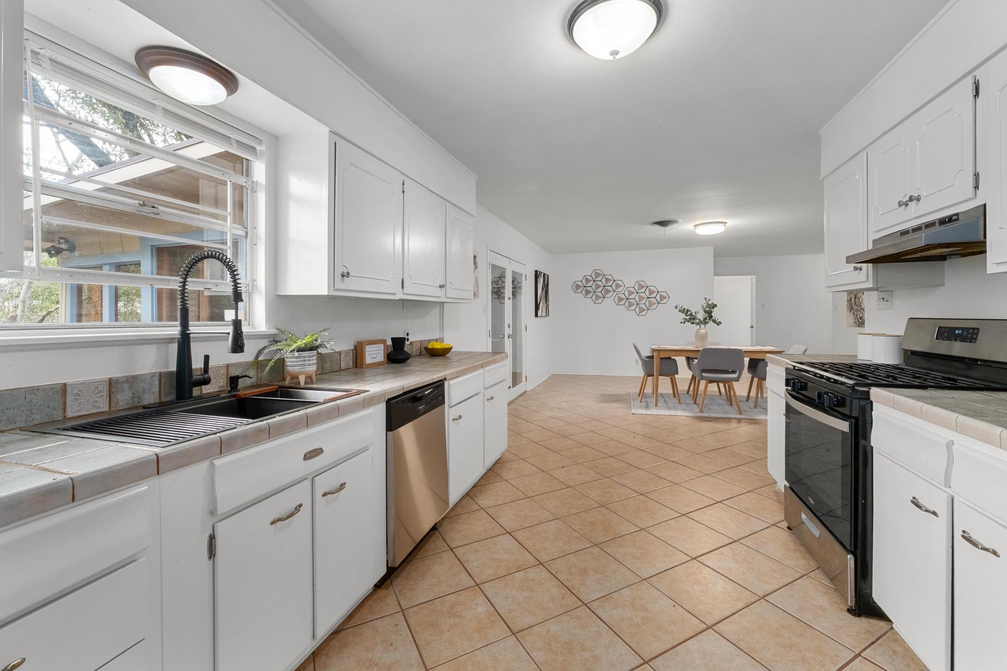 8911 Little Walnut Pkwy, Austin, TX 78758