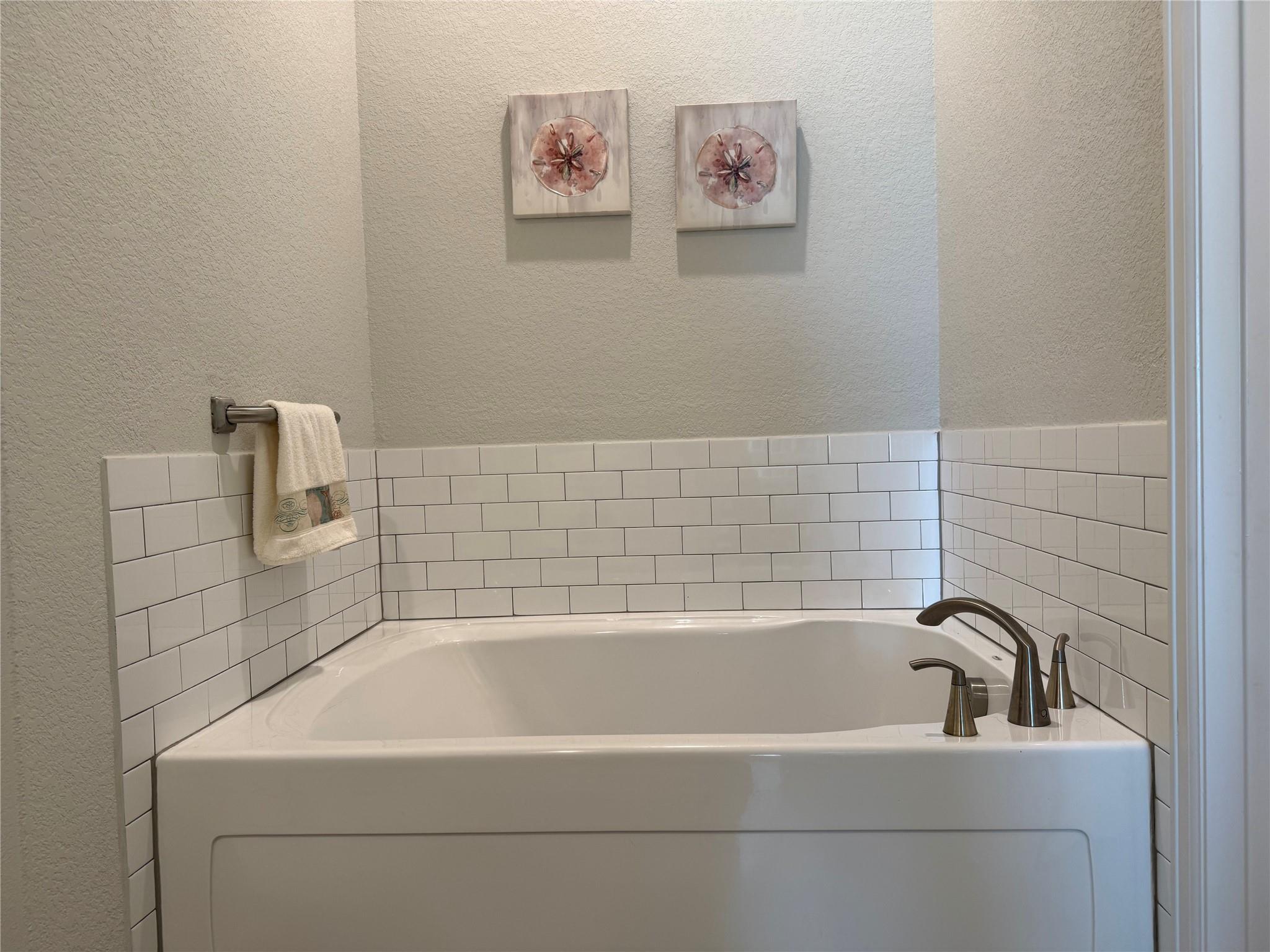 131 Patrick Herndon Dr, Bastrop, TX 78602