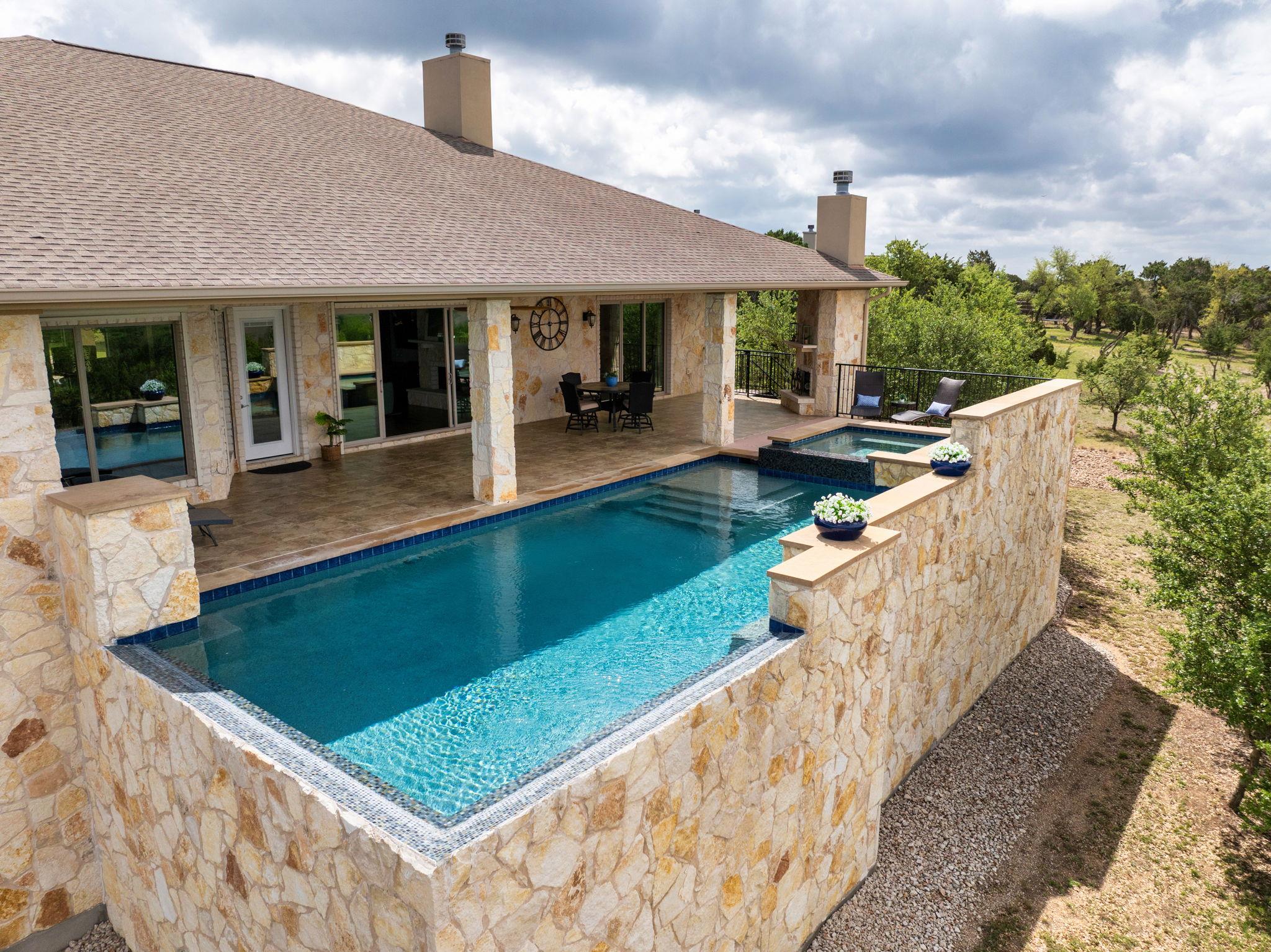 250 Sandy Creek Cv, Driftwood, TX 78619