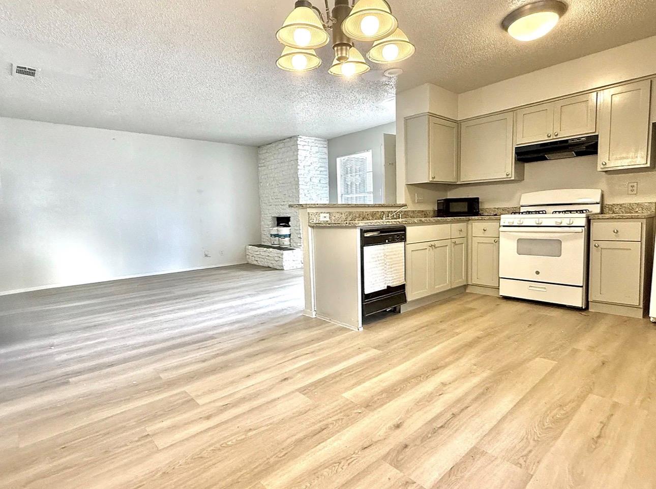 302 Hedgewood Dr, Georgetown, TX 78628