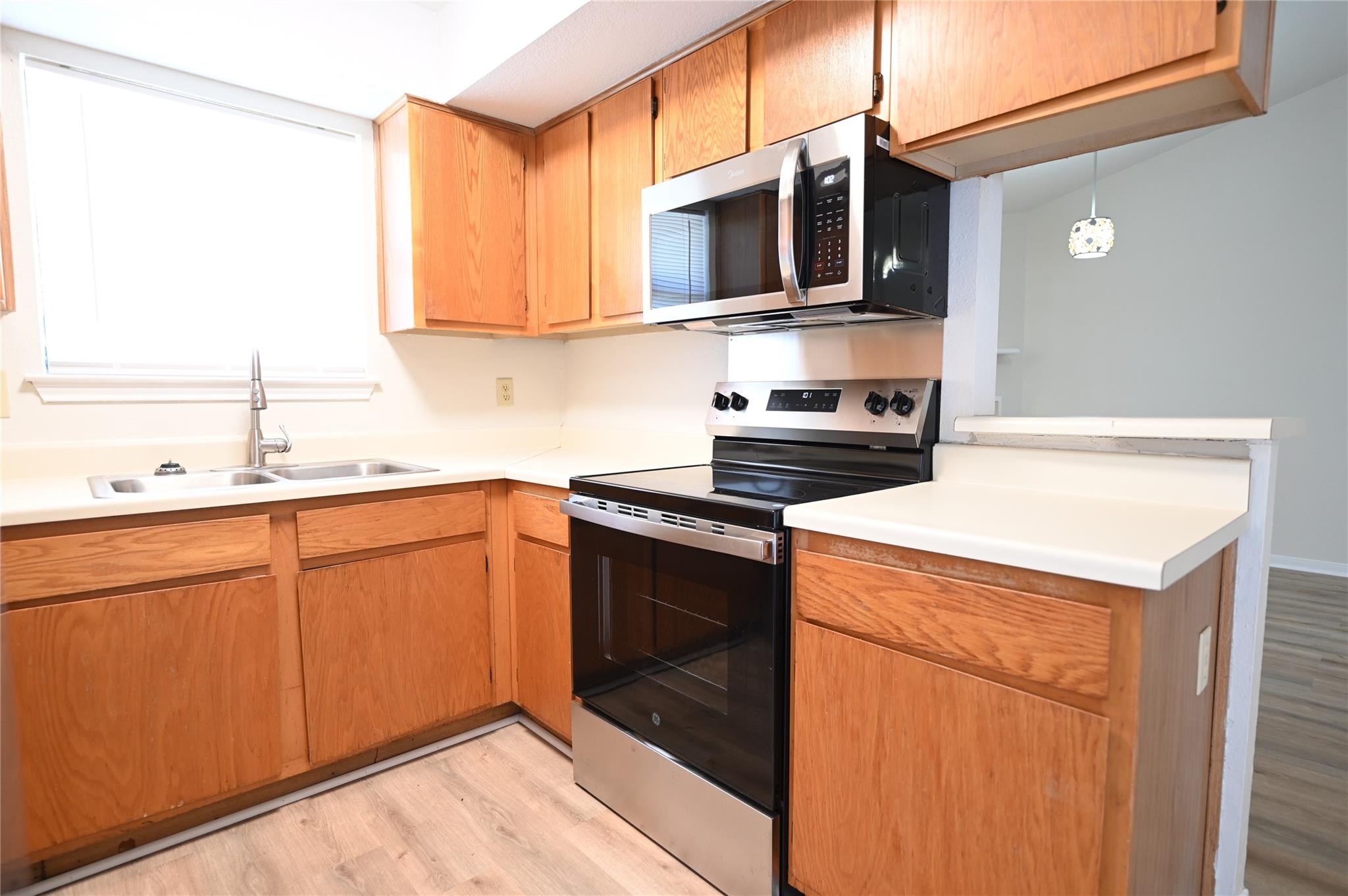 1003 Crockett St # B, Lockhart, TX 78644