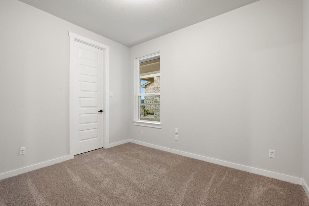 204 Bloomington Loop, Hutto, TX 78634