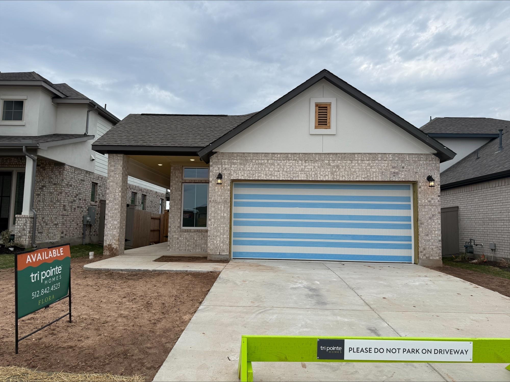 204 Bloomington Loop, Hutto, TX 78634