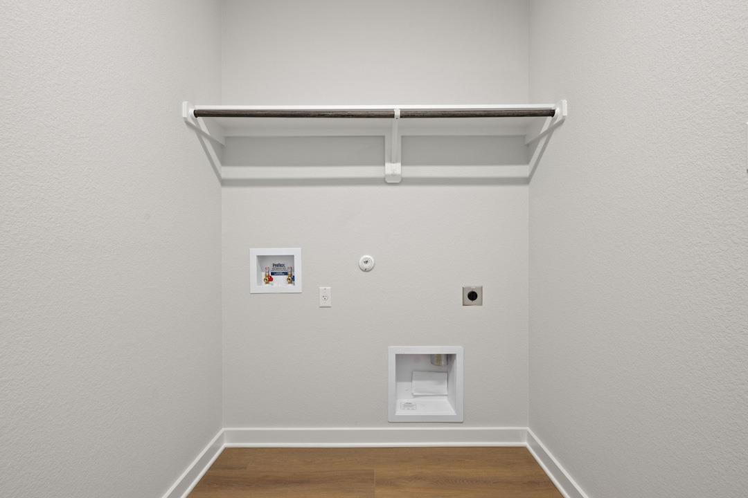 204 Bloomington Loop, Hutto, TX 78634