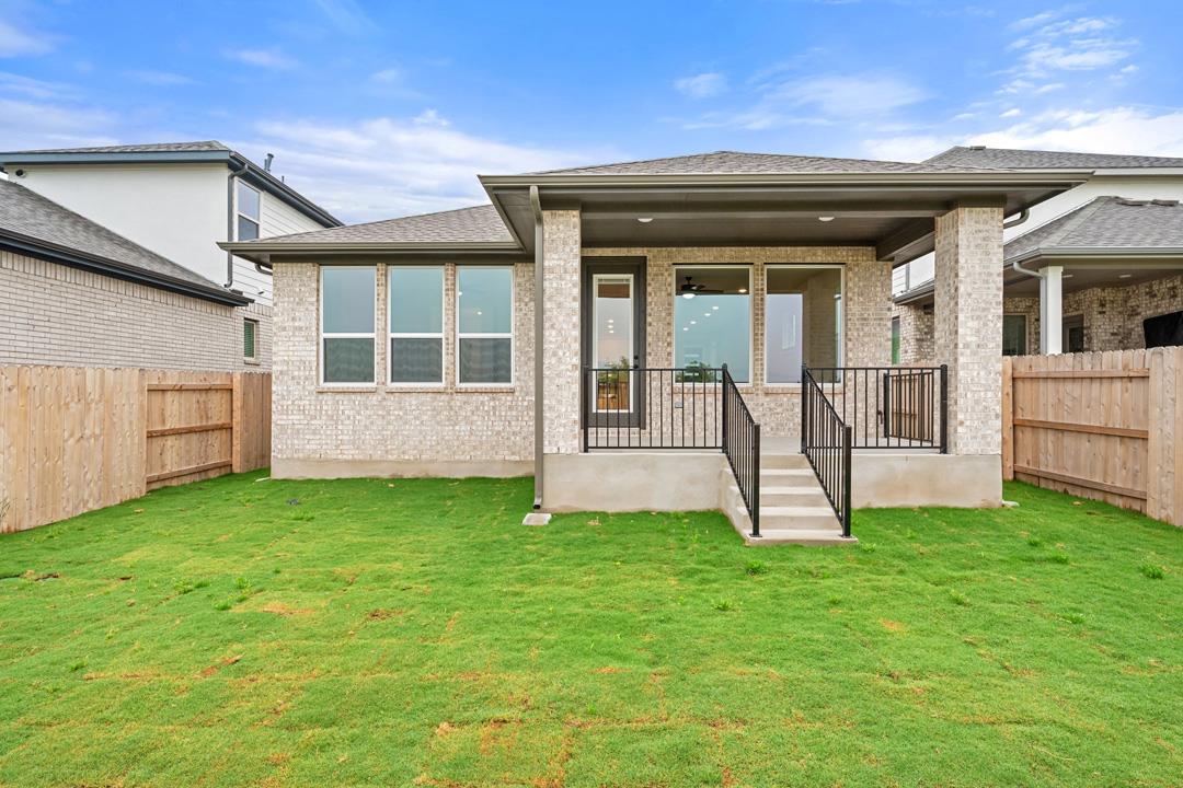 204 Bloomington Loop, Hutto, TX 78634