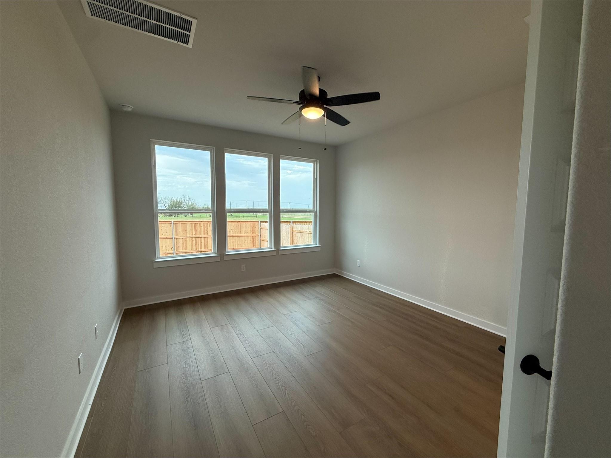 204 Bloomington Loop, Hutto, TX 78634