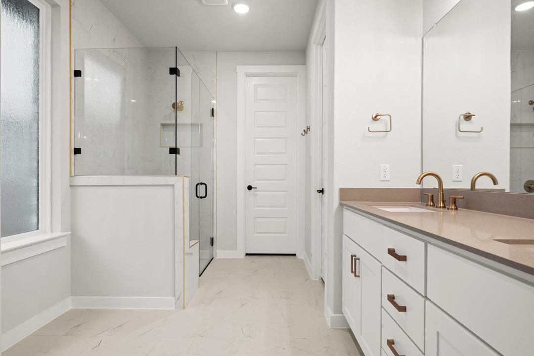 204 Bloomington Loop, Hutto, TX 78634