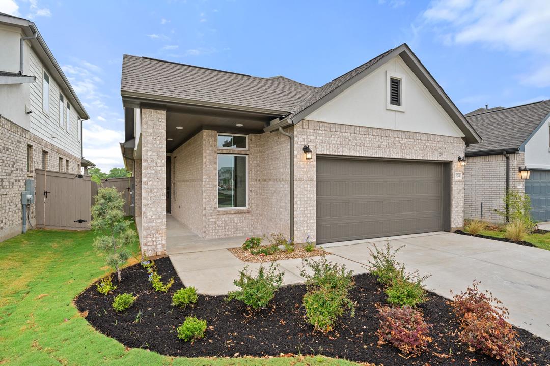 204 Bloomington Loop, Hutto, TX 78634
