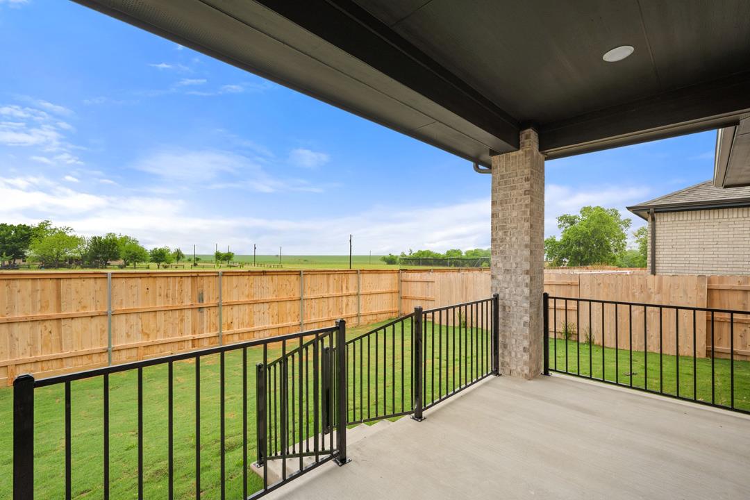 204 Bloomington Loop, Hutto, TX 78634