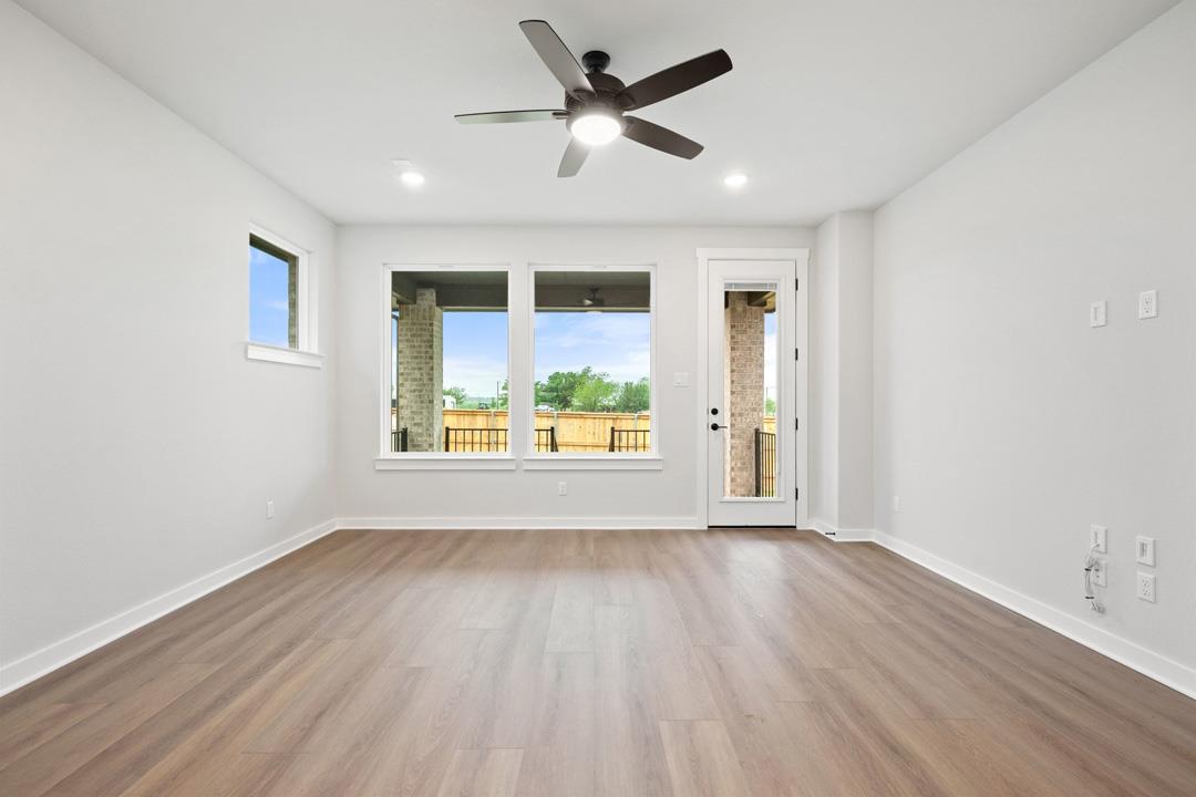 204 Bloomington Loop, Hutto, TX 78634