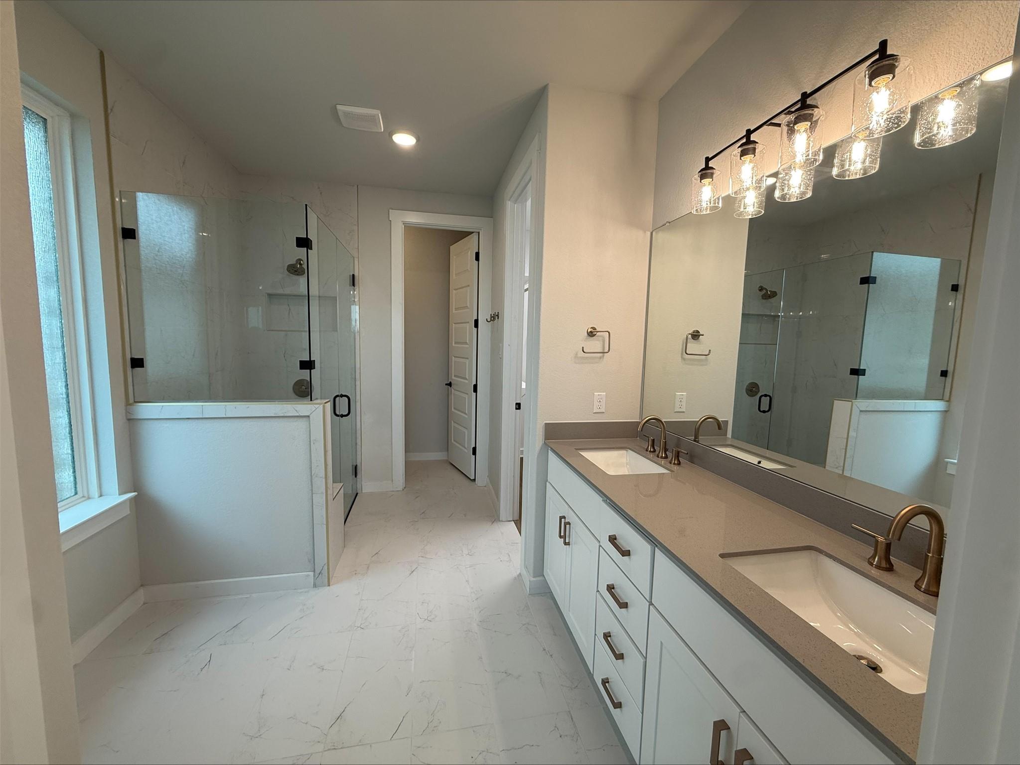 204 Bloomington Loop, Hutto, TX 78634