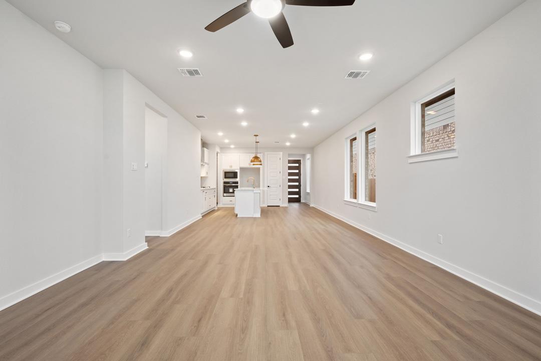 204 Bloomington Loop, Hutto, TX 78634