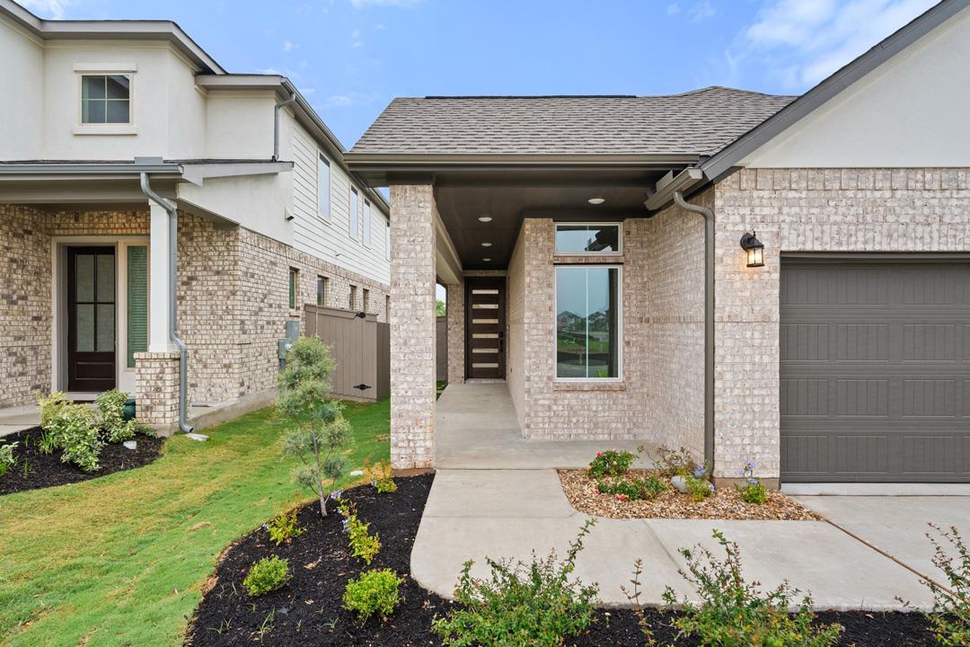 204 Bloomington Loop, Hutto, TX 78634