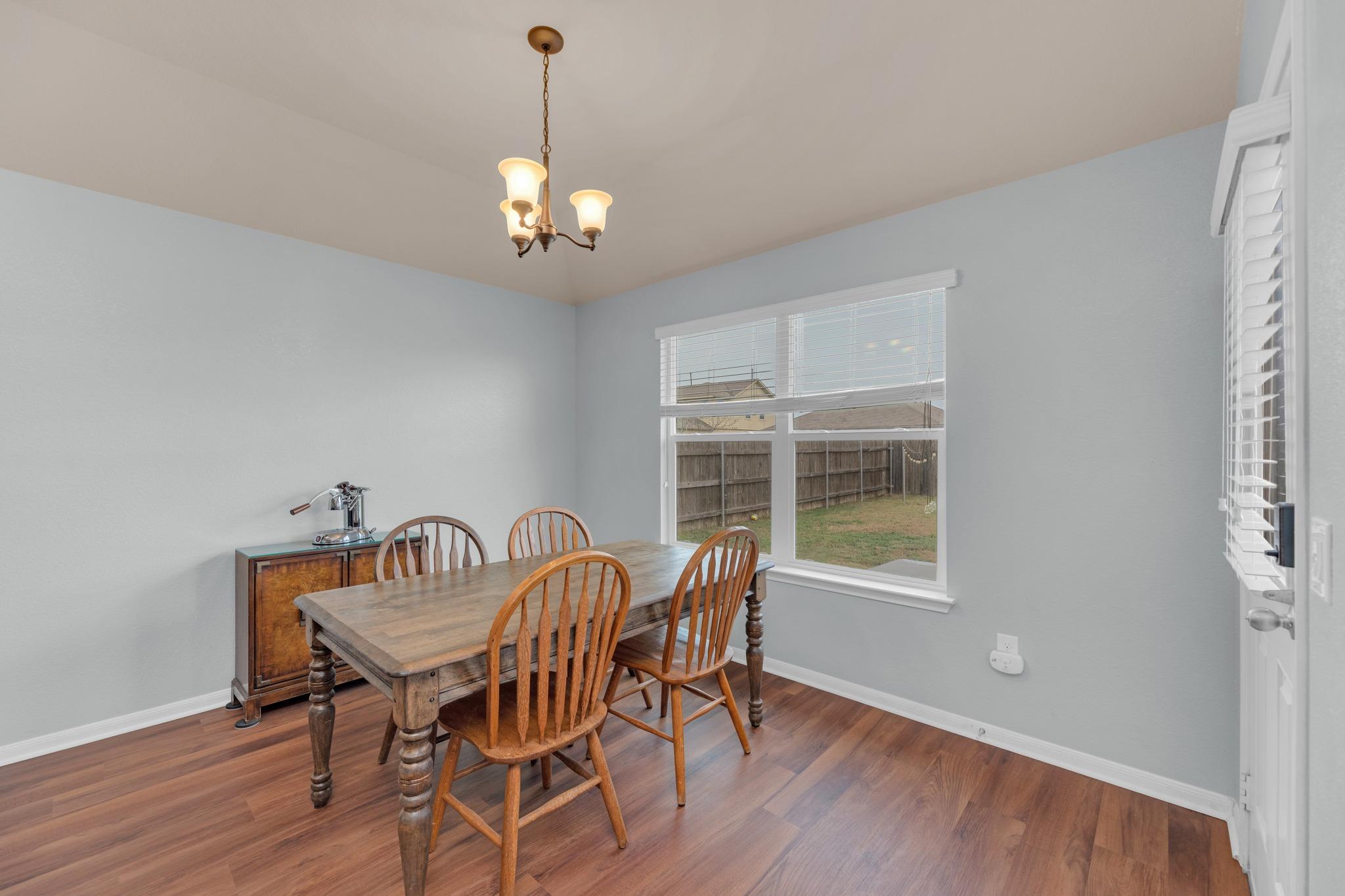 411 Camellia Dr, Hutto, TX 78634