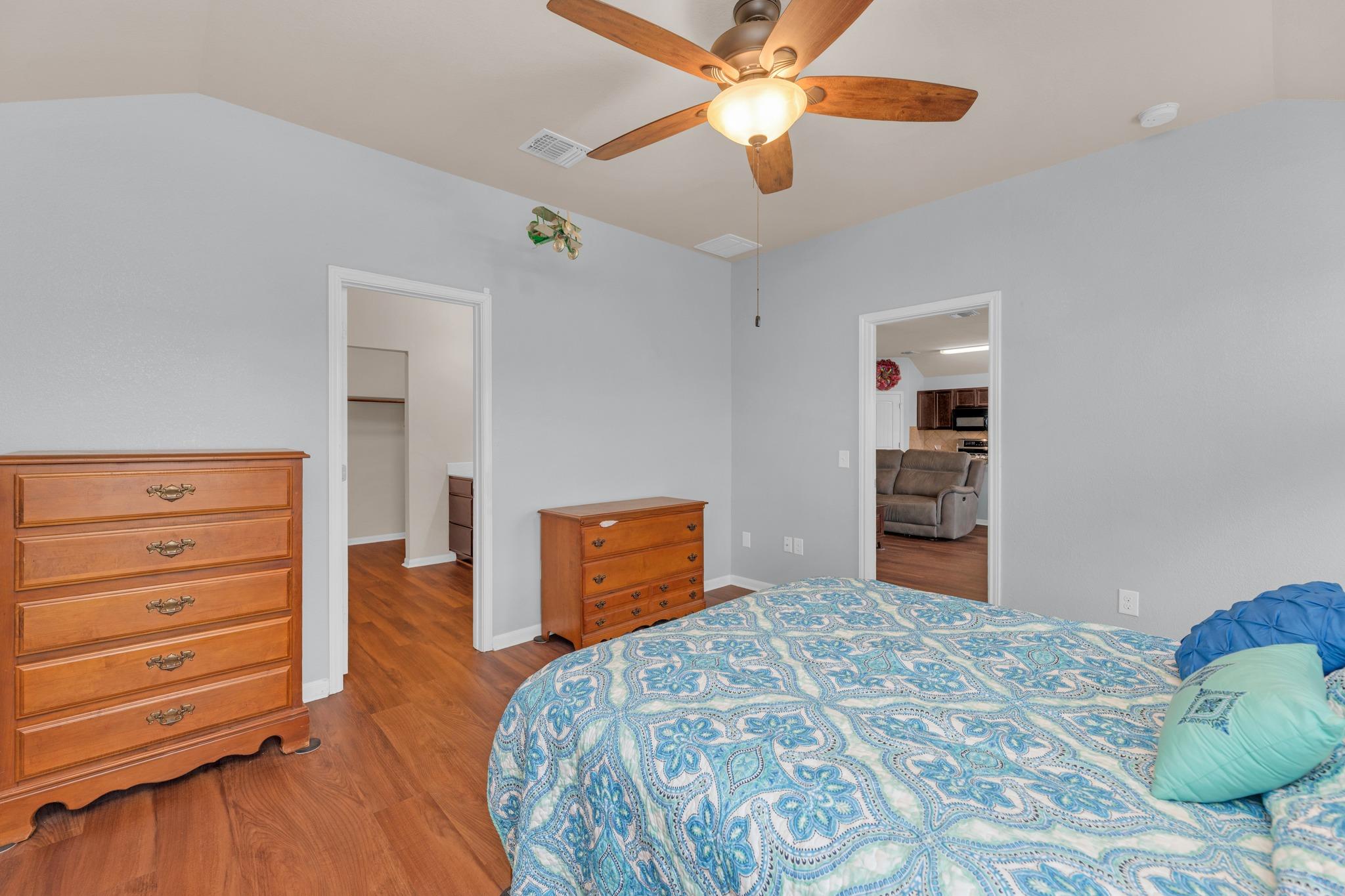 411 Camellia Dr, Hutto, TX 78634