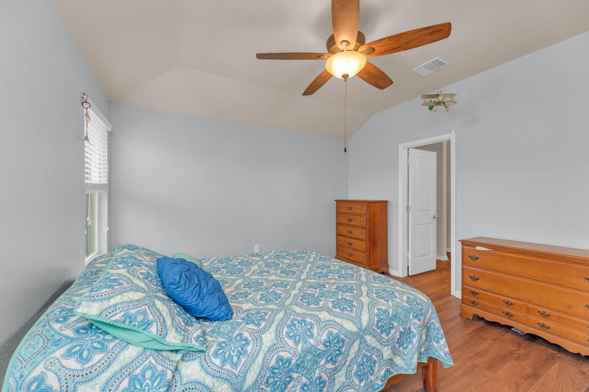 411 Camellia Dr, Hutto, TX 78634