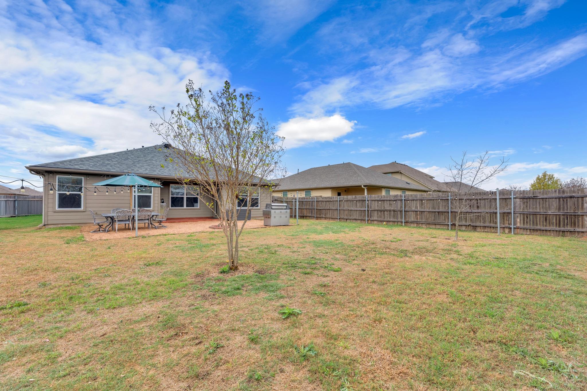 411 Camellia Dr, Hutto, TX 78634