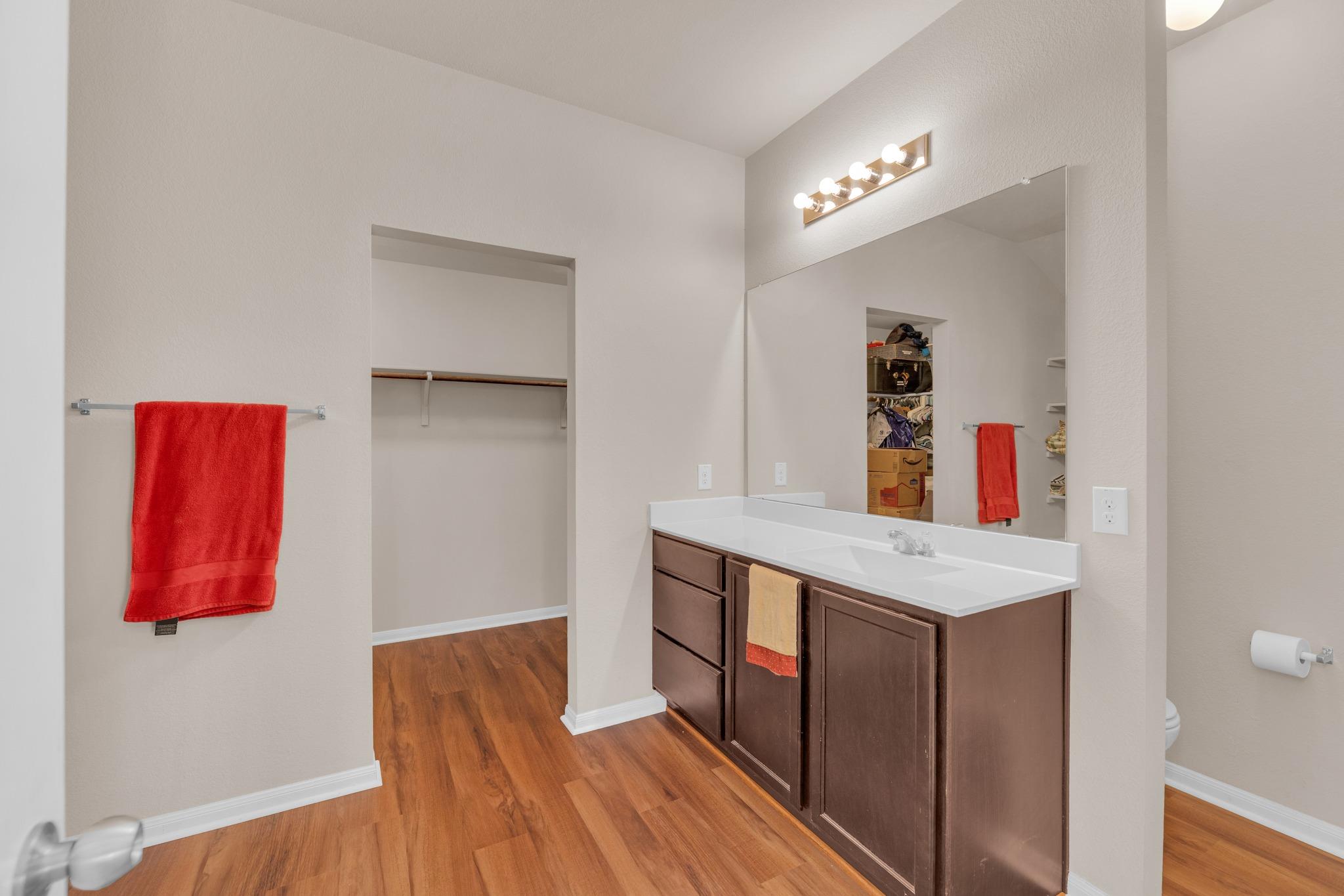 411 Camellia Dr, Hutto, TX 78634