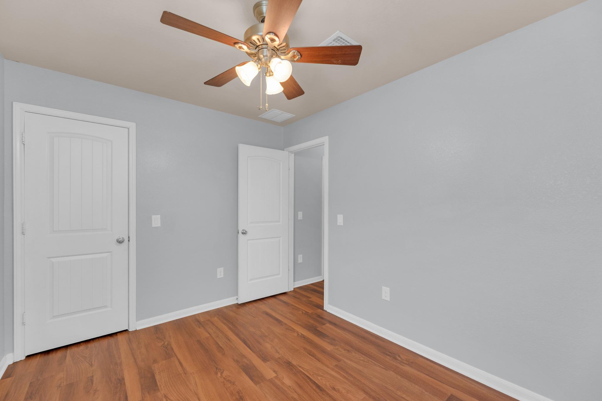 411 Camellia Dr, Hutto, TX 78634