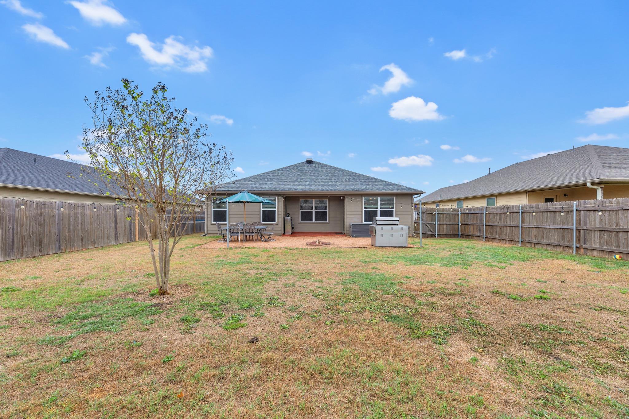 411 Camellia Dr, Hutto, TX 78634
