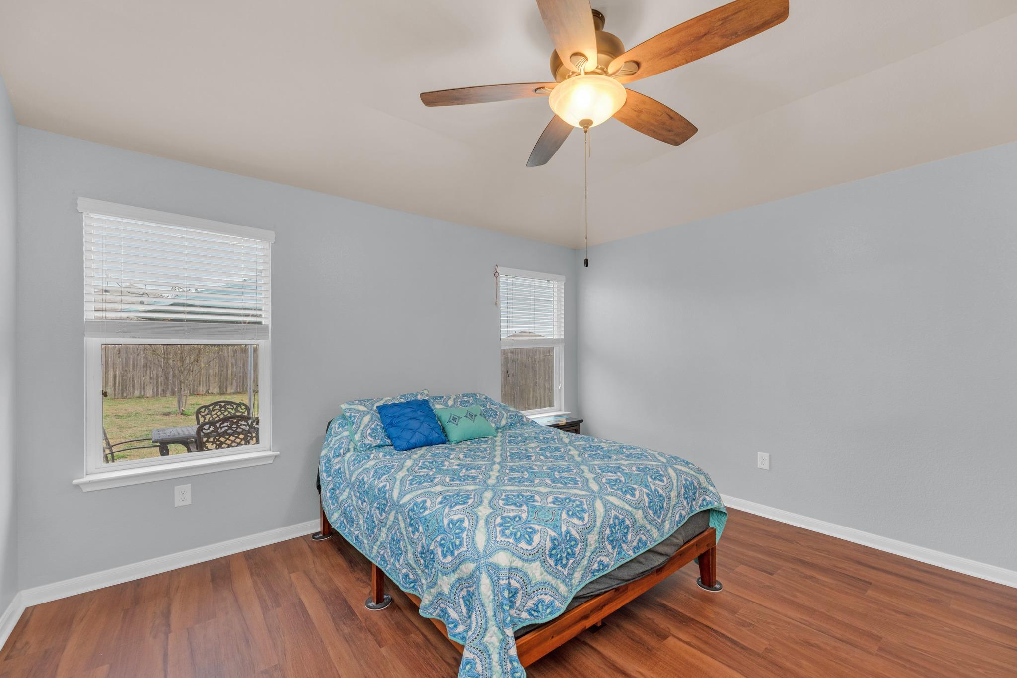 411 Camellia Dr, Hutto, TX 78634