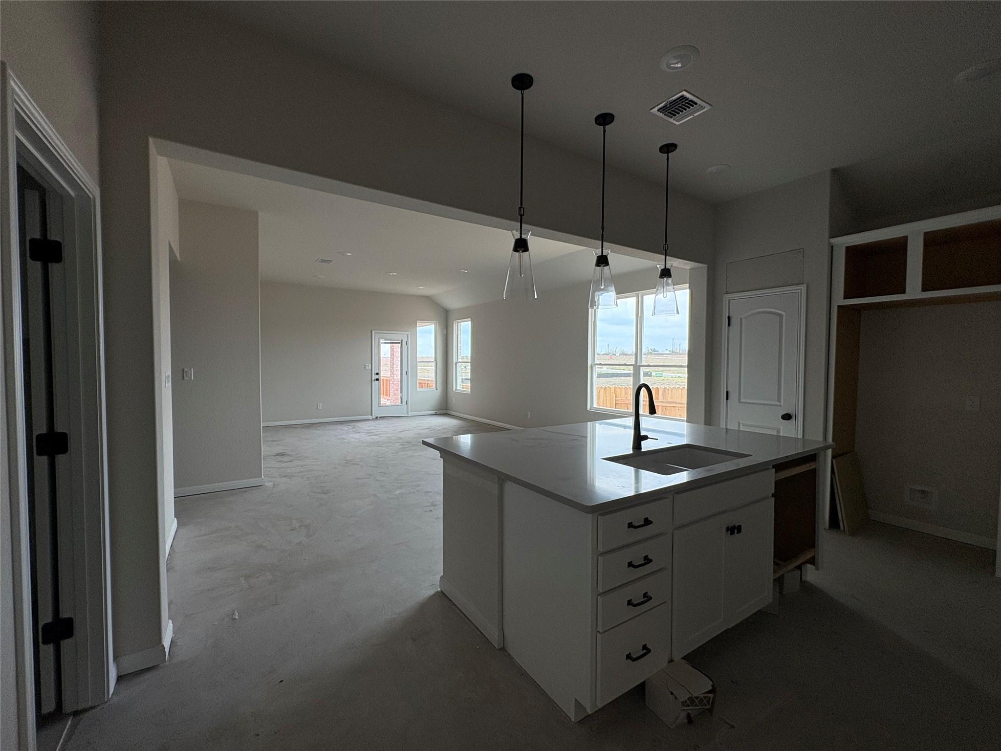 12709 Raven Meadow Dr, Buda, TX 78610