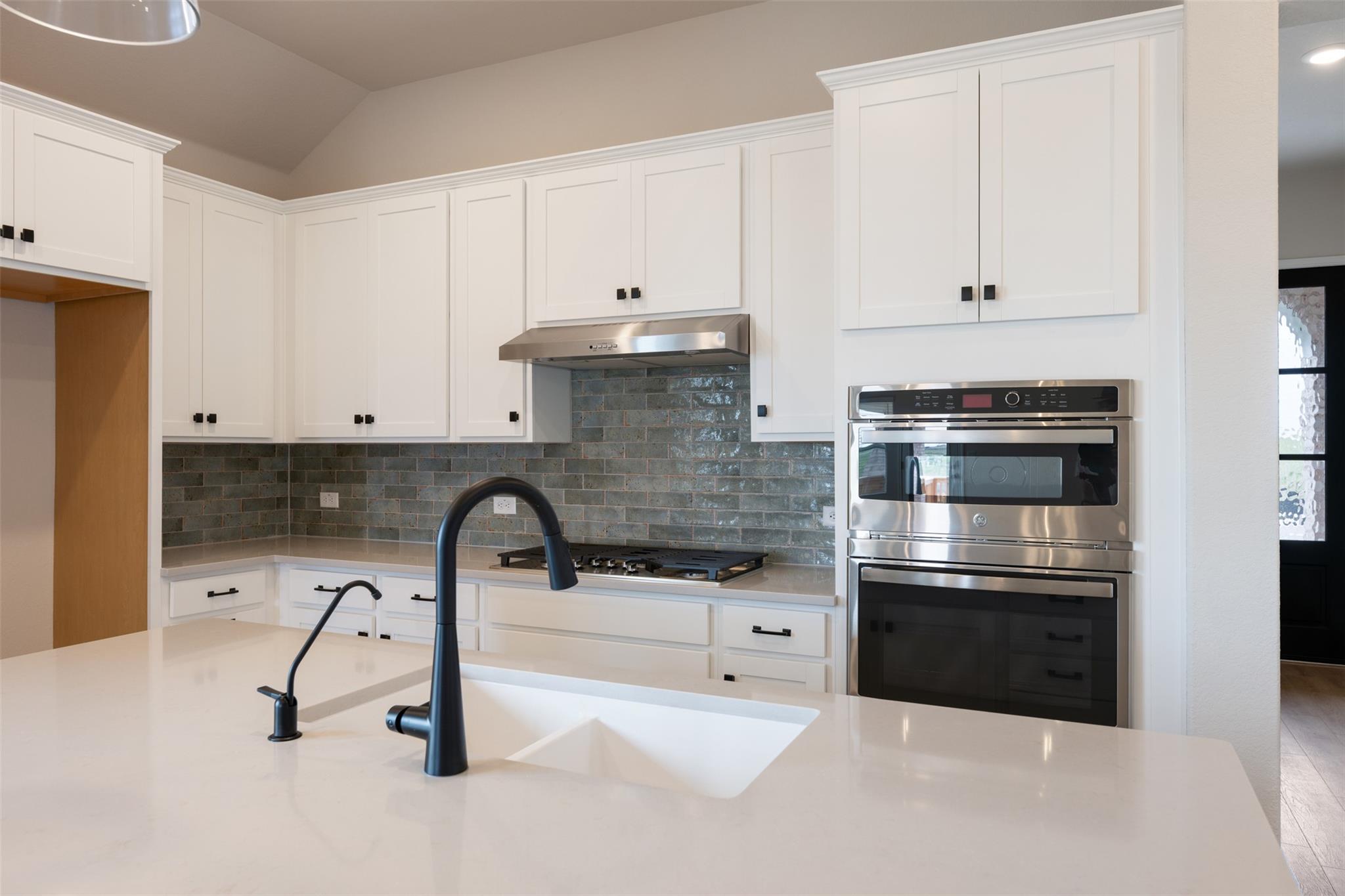 12709 Raven Meadow Dr, Buda, TX 78610