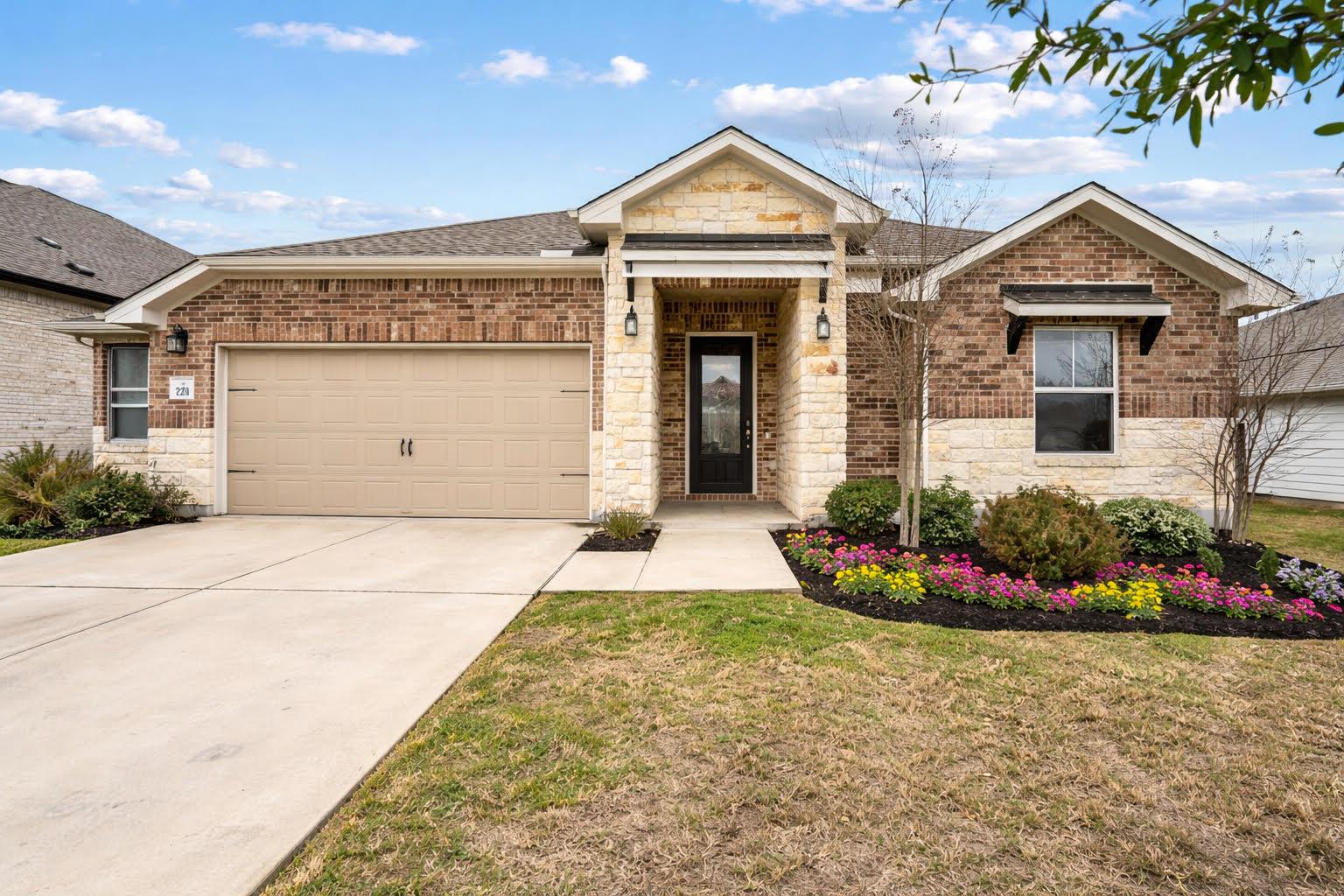 228 Helena Ln, Kyle, TX 78640