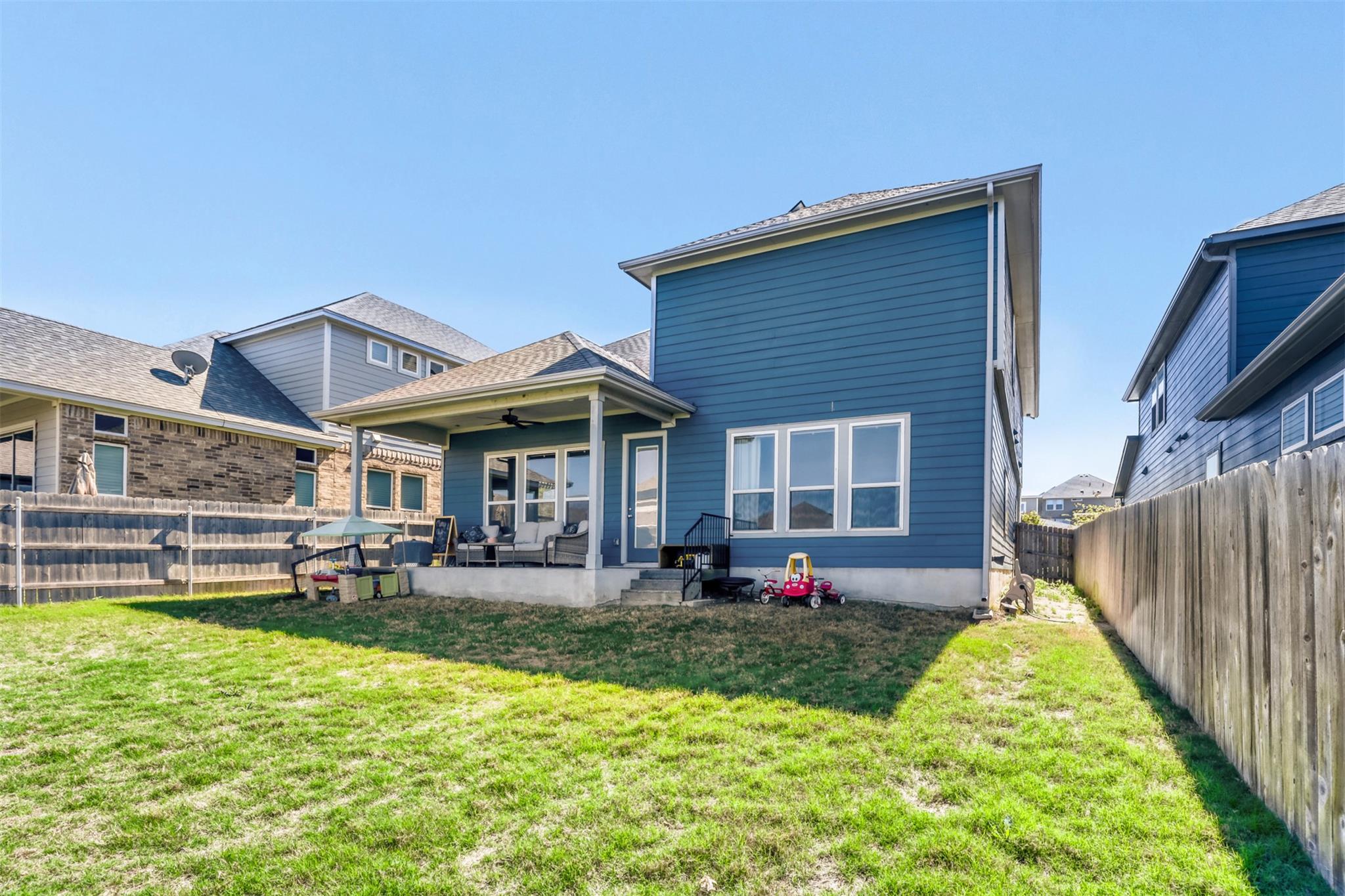 9824 Evening Canopy Dr, Manor, TX 78653