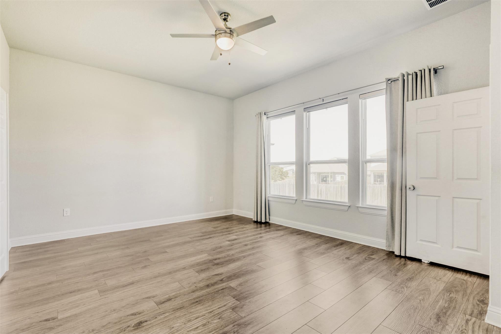 9824 Evening Canopy Dr, Manor, TX 78653