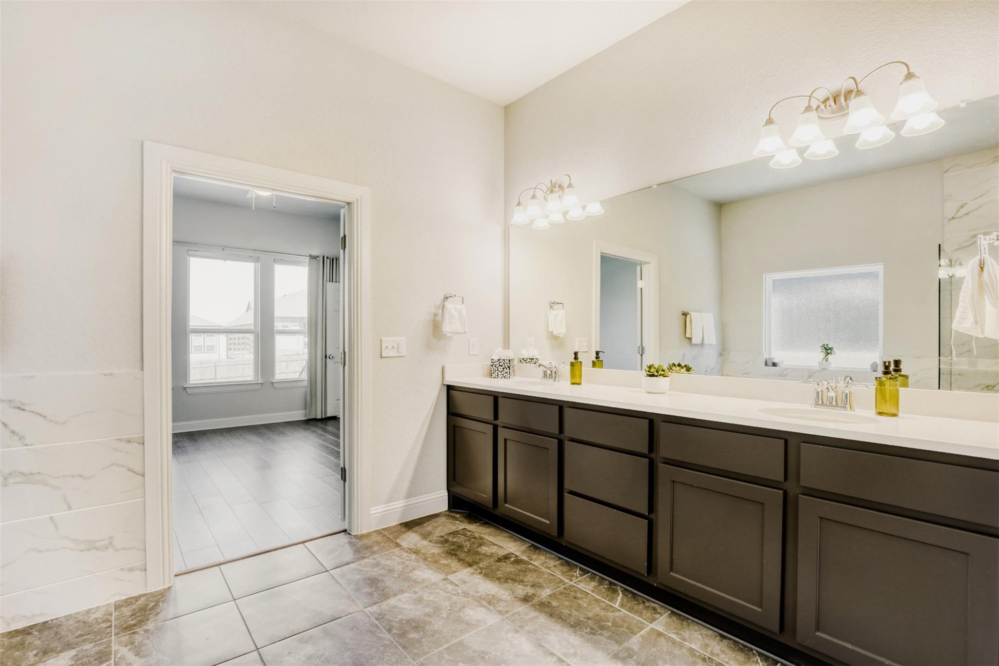 9824 Evening Canopy Dr, Manor, TX 78653