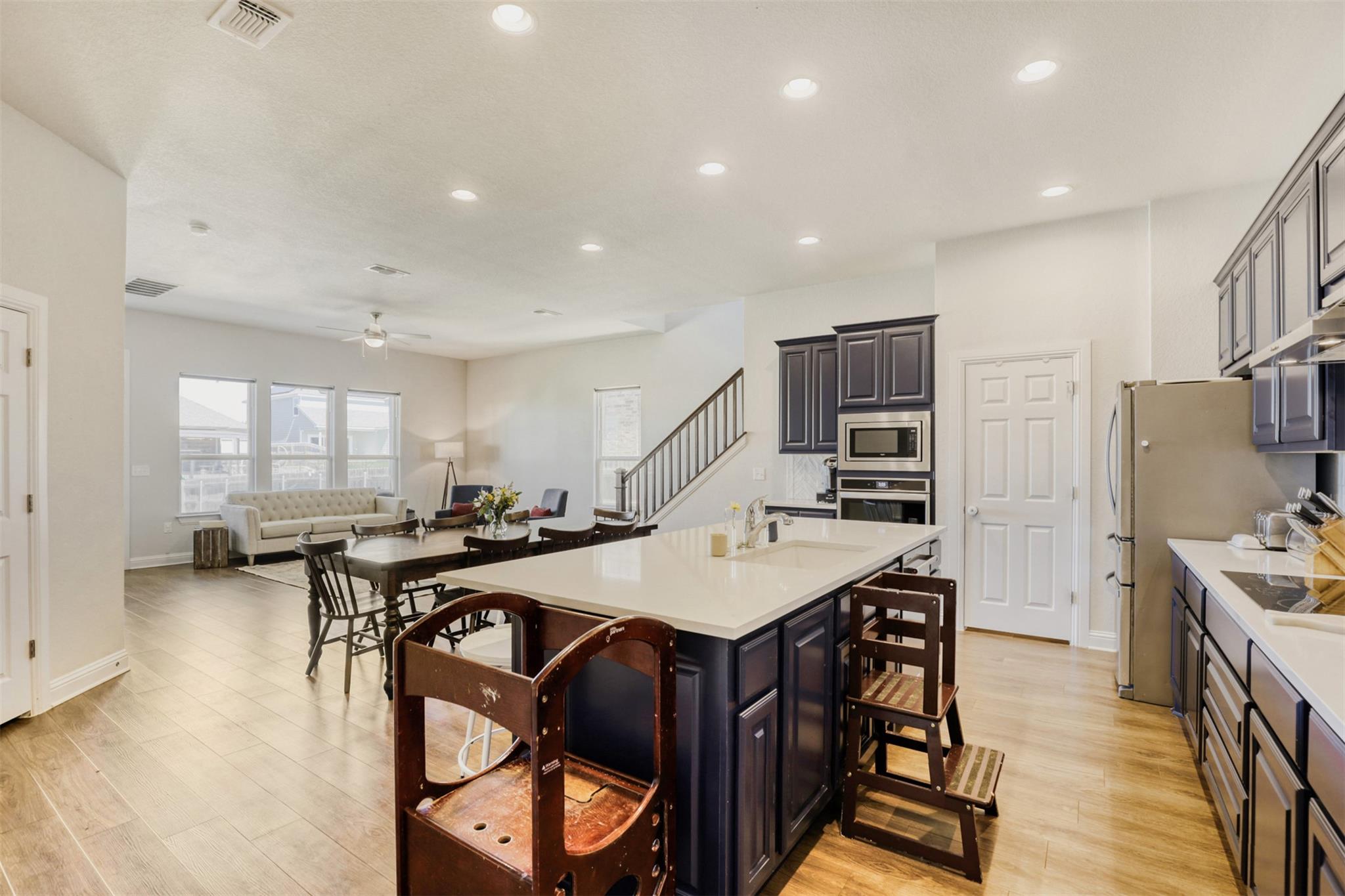 9824 Evening Canopy Dr, Manor, TX 78653