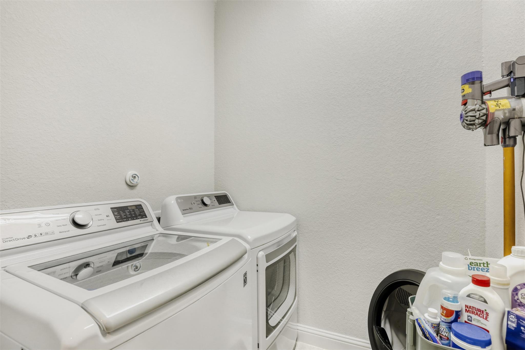 9824 Evening Canopy Dr, Manor, TX 78653