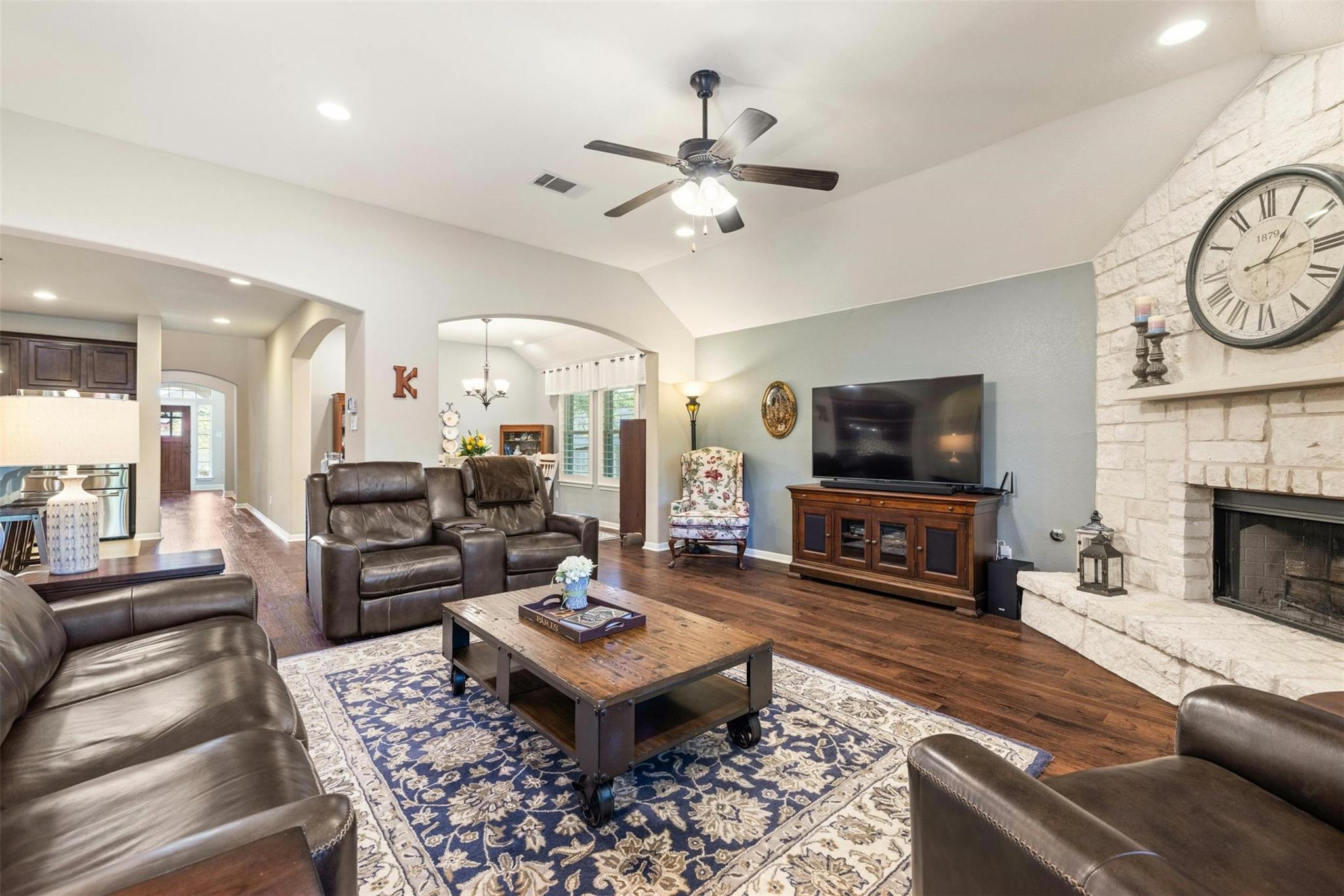 152 Florenz Ln, Georgetown, TX 78628