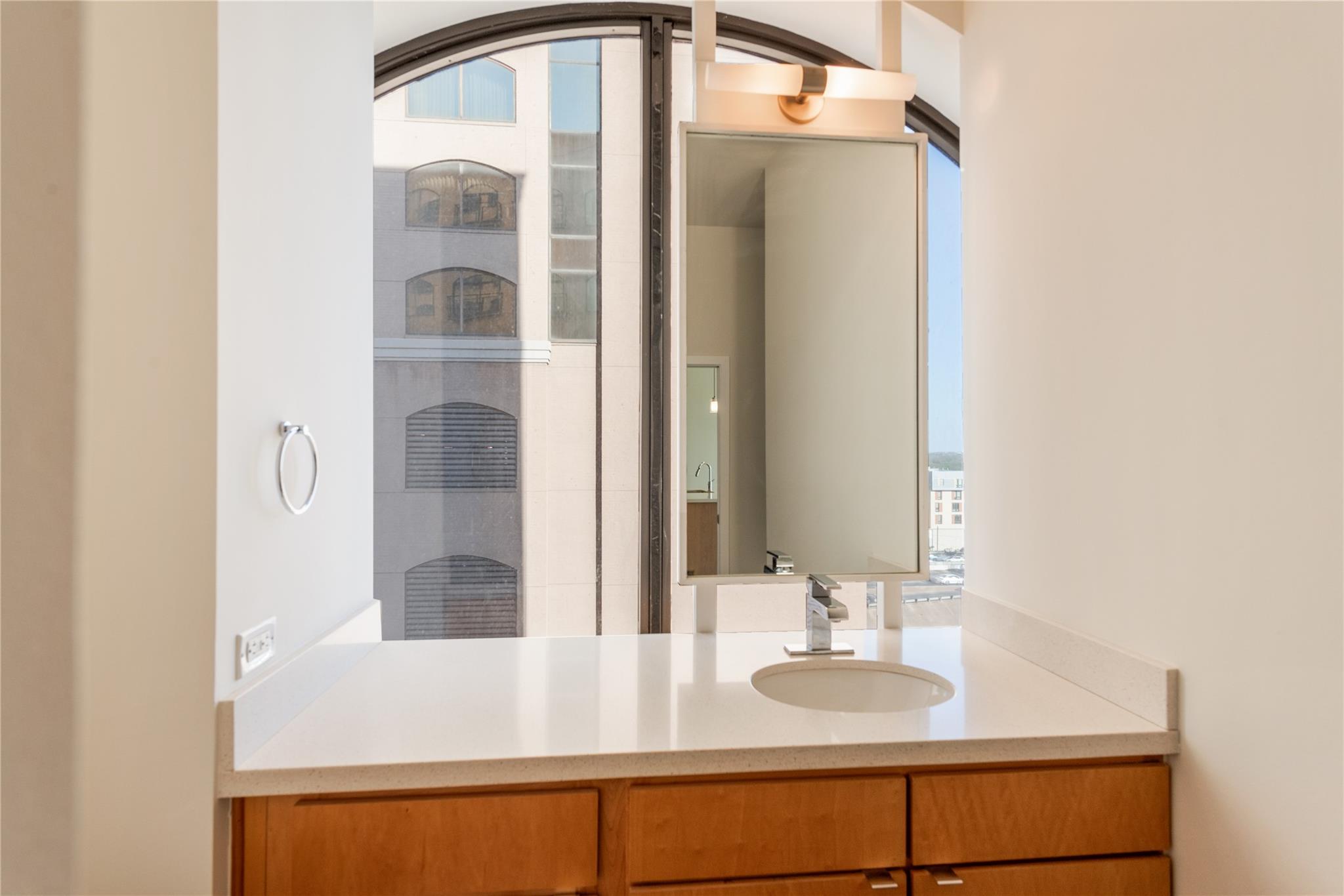 507 Sabine St # 707, Austin, TX 78701