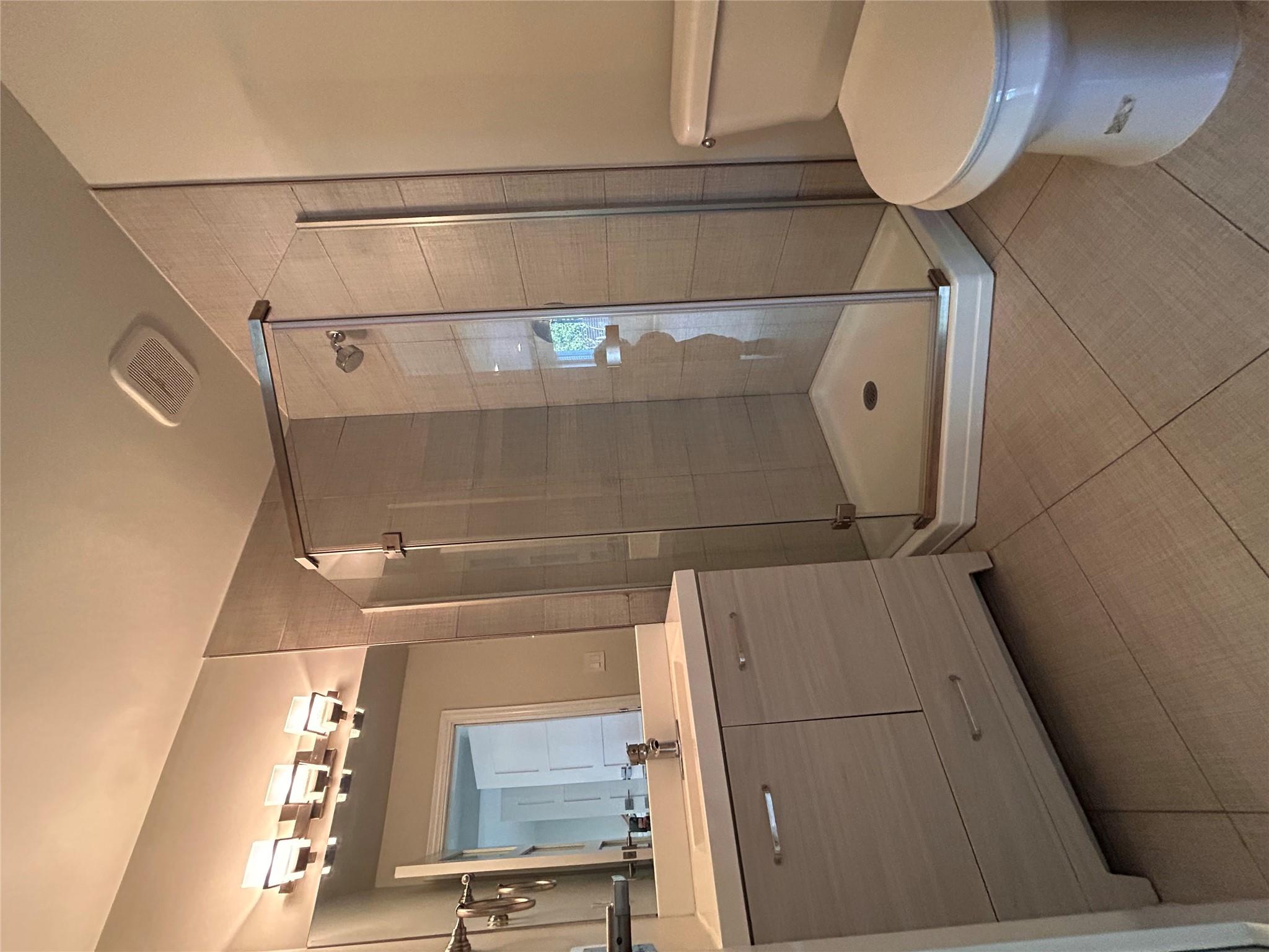 8905 Tronewood Dr # B, Austin, TX 78758