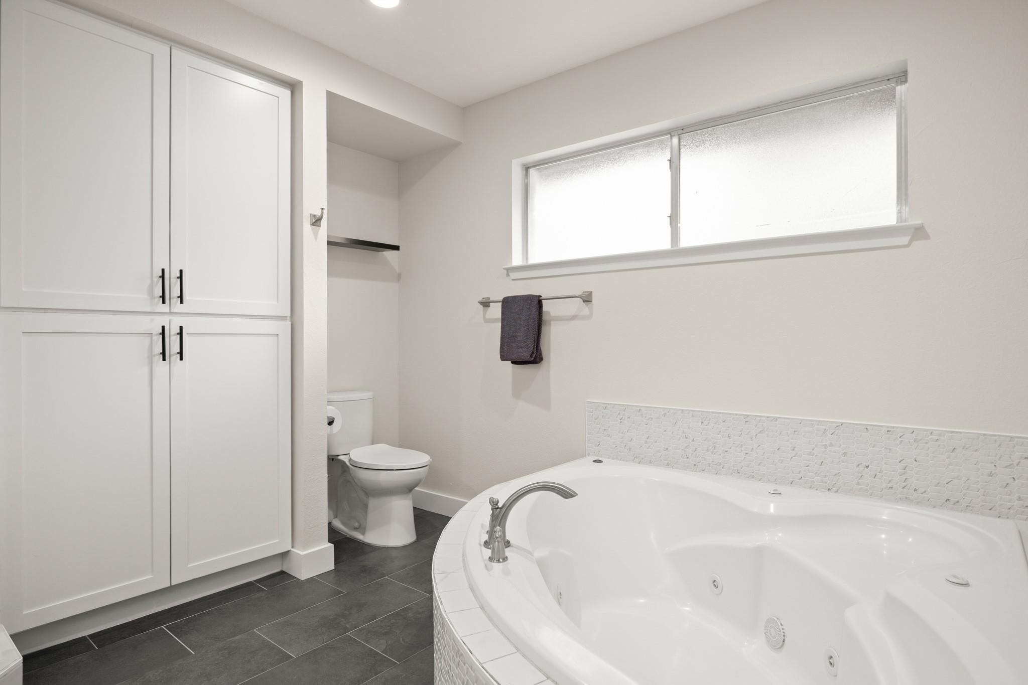 8720 Tallwood Dr, Austin, TX 78759