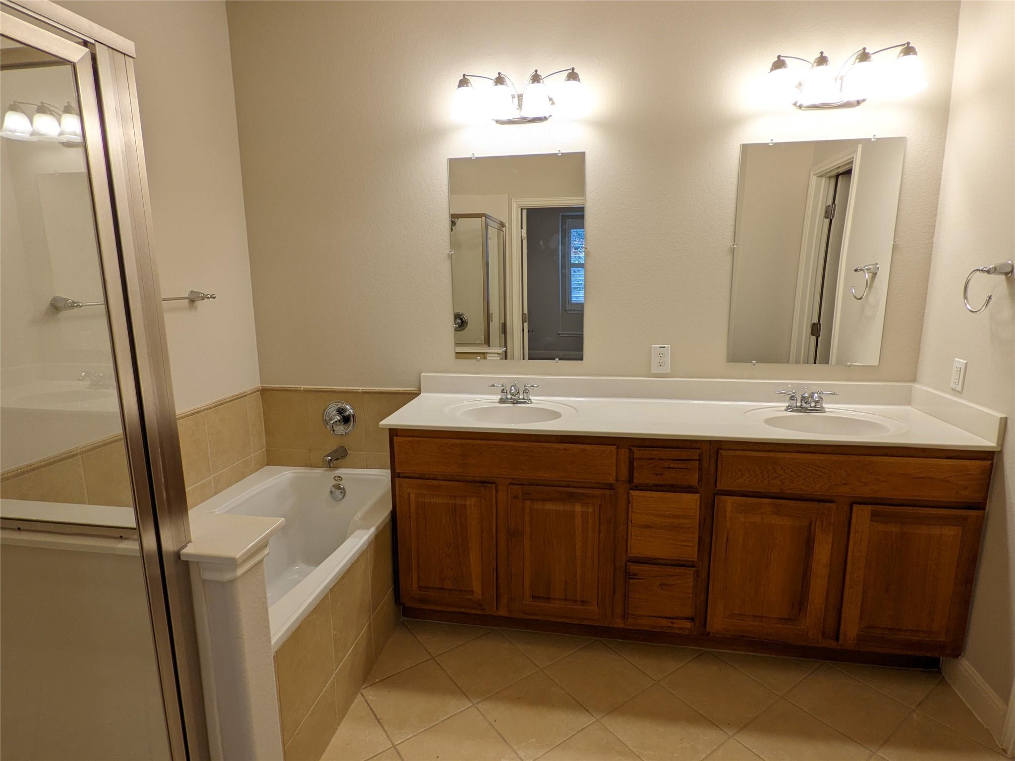 6705 Covered Bridge Dr # 16, Austin, TX 78736