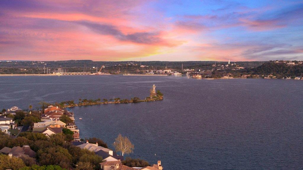 402 Lighthouse Dr, Horseshoe Bay, TX 78657