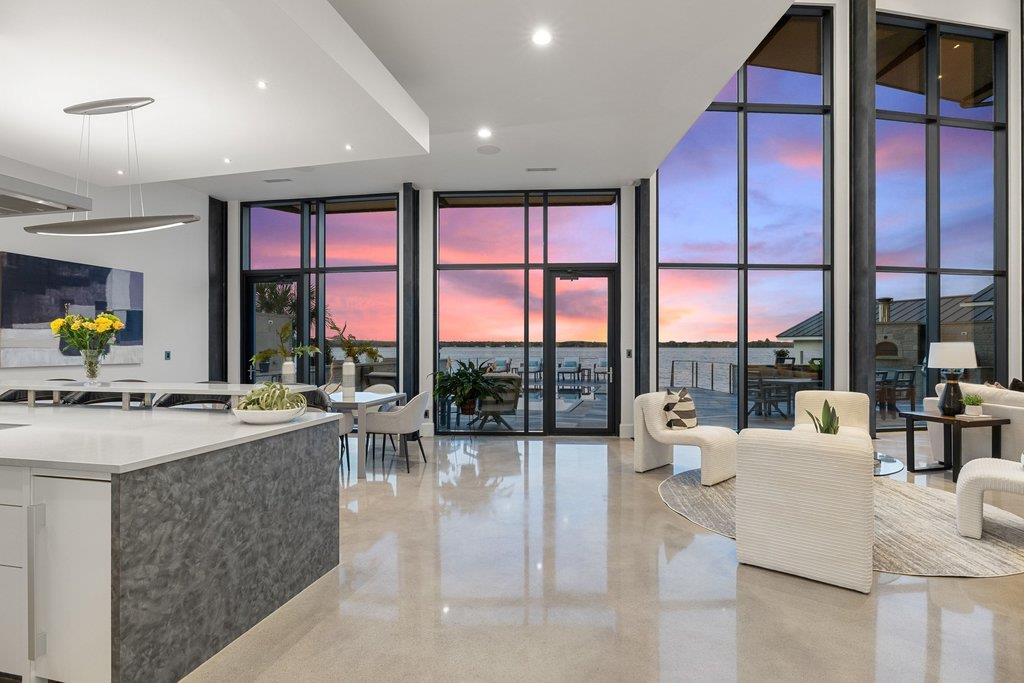 402 Lighthouse Dr, Horseshoe Bay, TX 78657